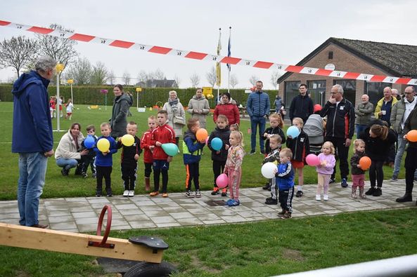 Voor de allerkleinste TOPPERTJES, Ballenpret en trainen bij KV TOP, wees welkom, deelname is gratis!